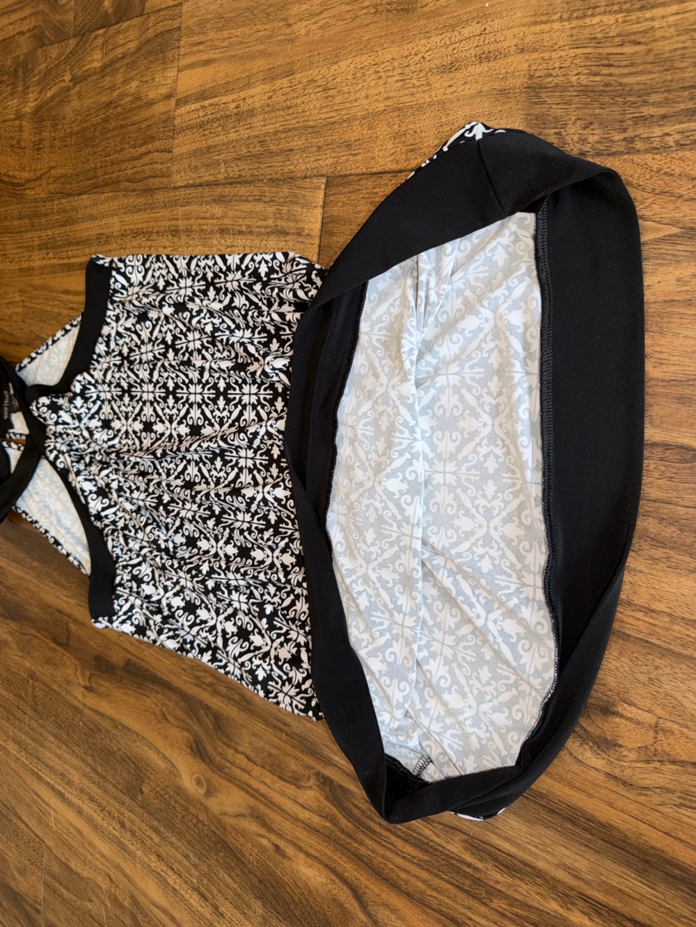 WHBM Printed Halter Tank - Picture 4 of 6